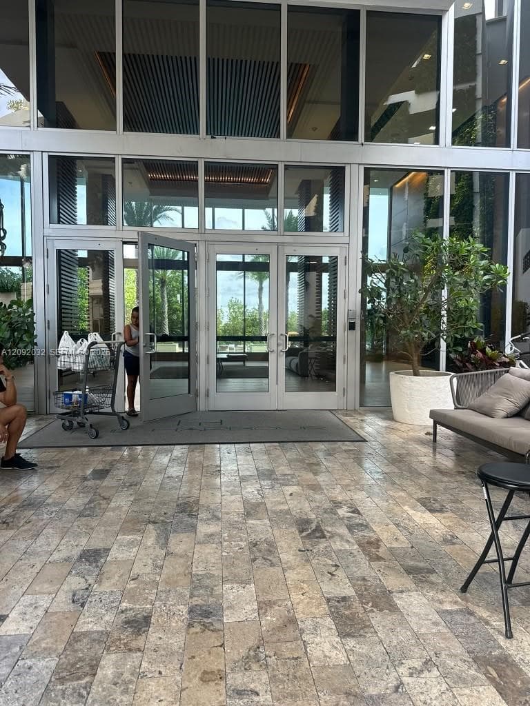 THE HARBOUR NORTH CONDO · #2606 in North Miami Beach - Photo 3