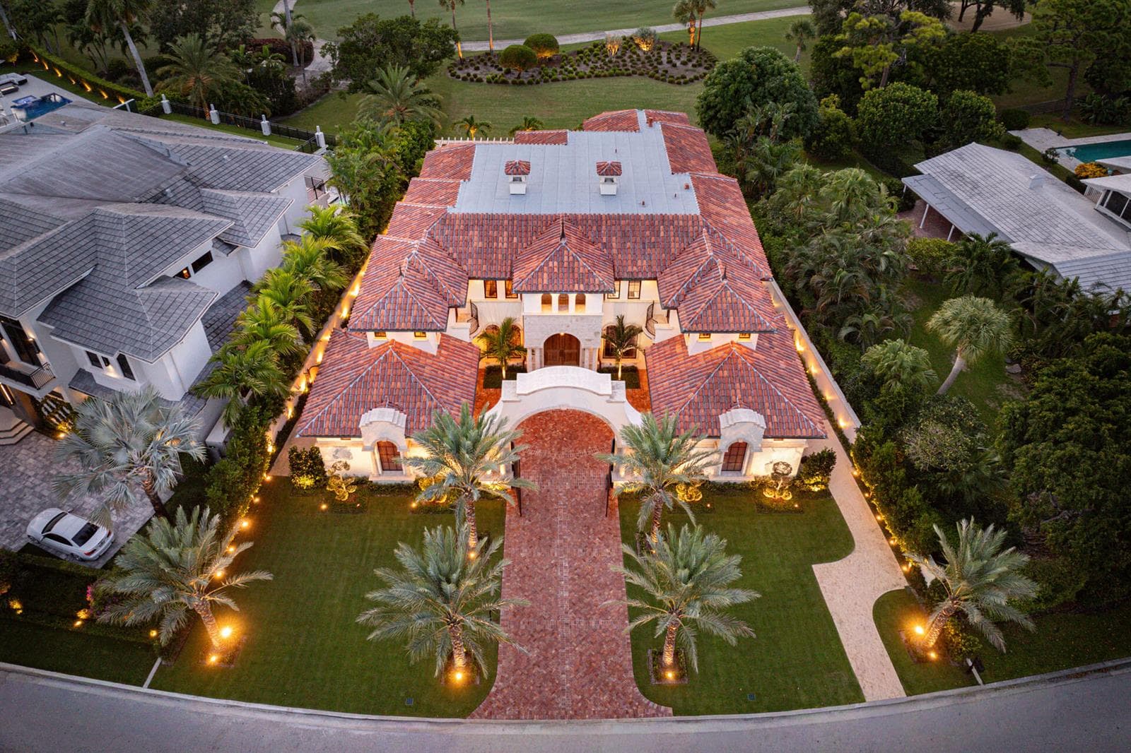 2055_Royal_Palm_Way_Dusk_16