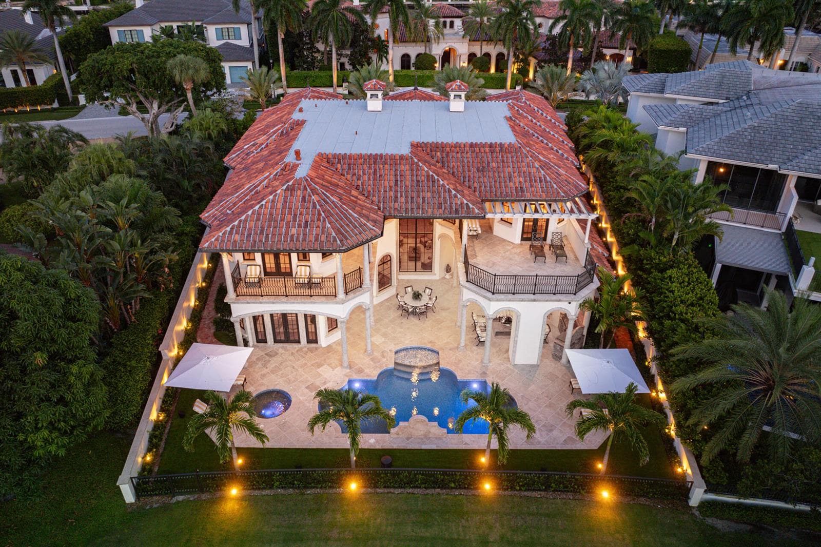 2055_Royal_Palm_Way_Dusk_19