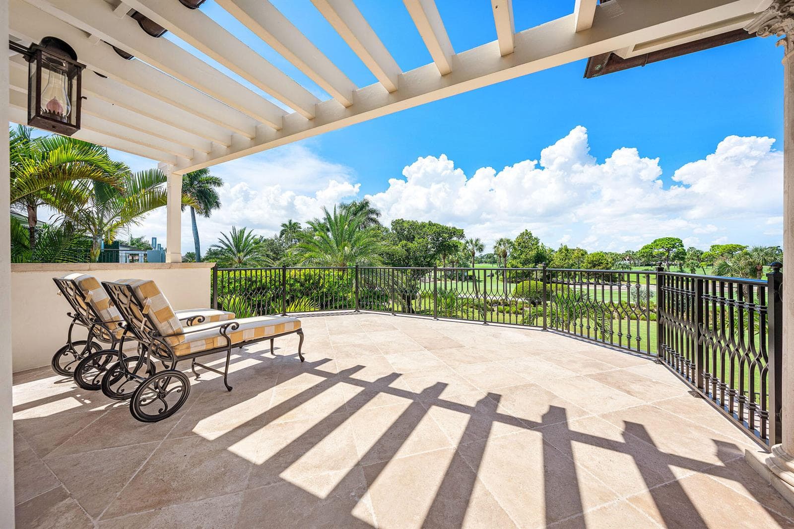 2055_Royal_Palm_Way_67