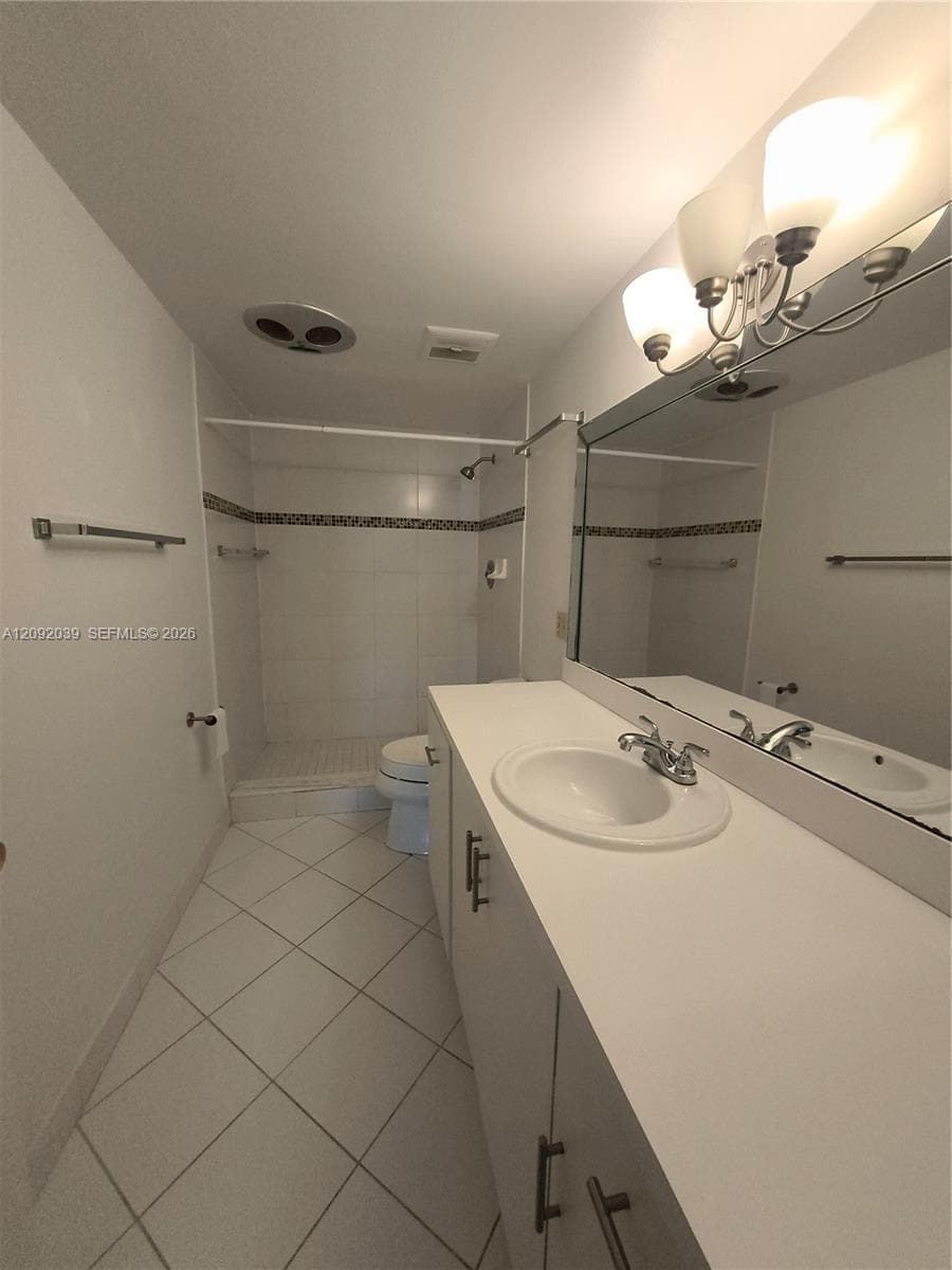 Oxford Towers · #605 in Hollywood - Photo 5