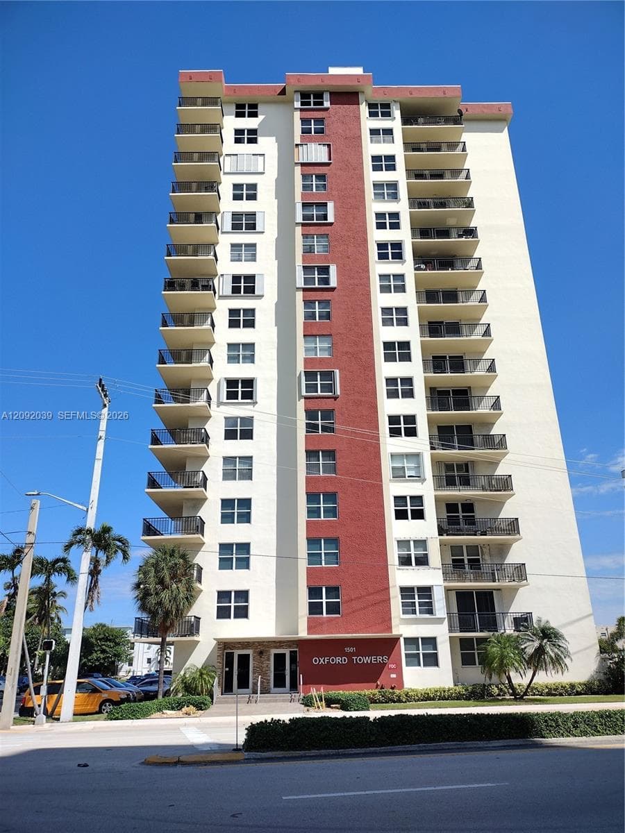 Oxford Towers · #605 in Hollywood - Photo 11