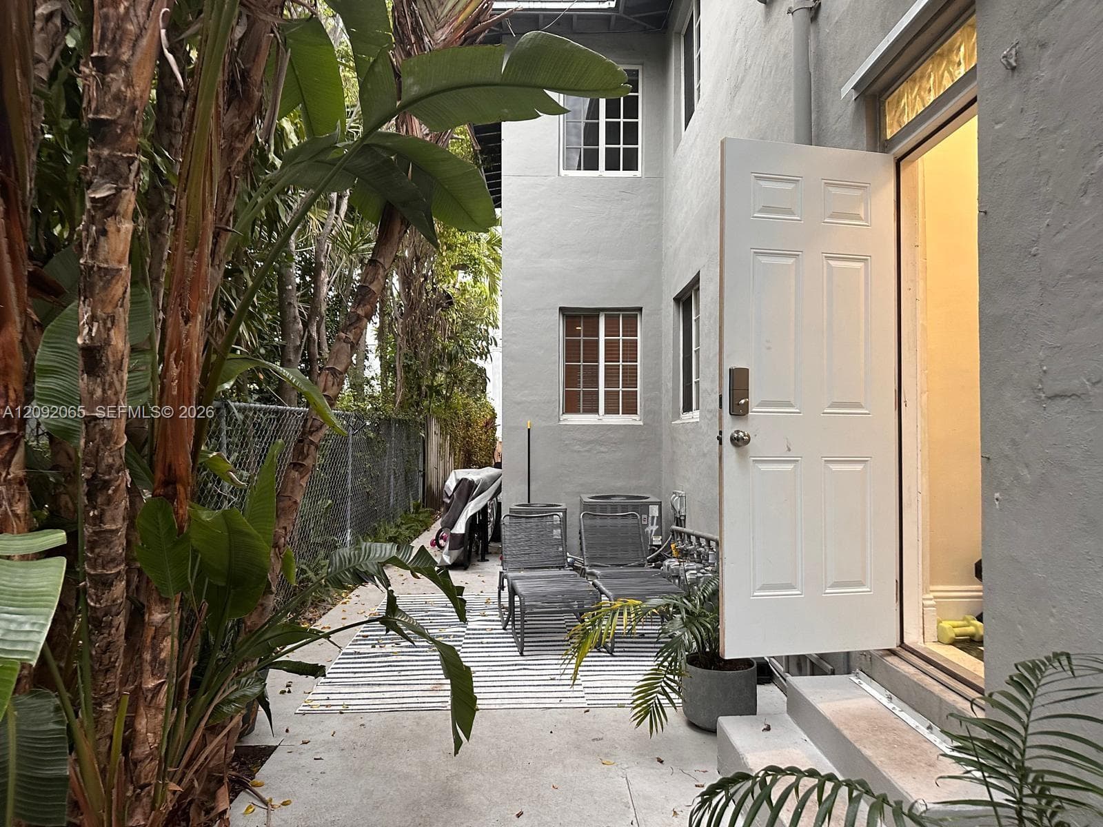 THE DARIA CONDO · #3 in Miami Beach - Photo 8