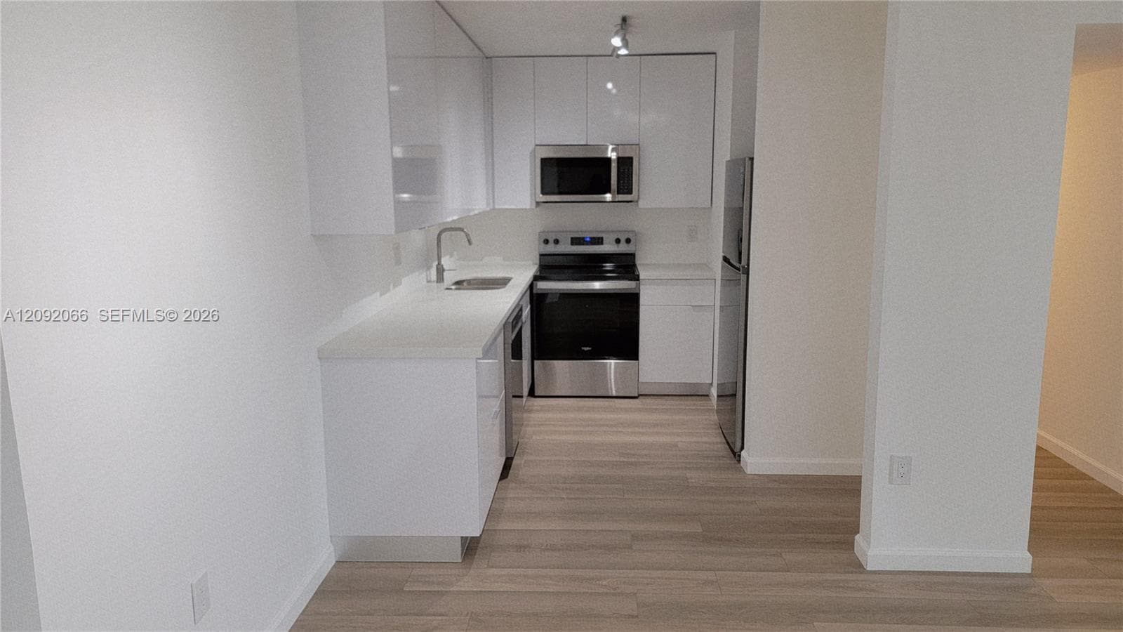 BELINDA GARDENS CONDO · #1407 in Miami - Photo 2