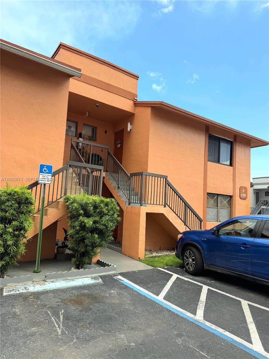 LAGO GRANDE FIVE-B CONDO · #24-8 in Hialeah - Photo 2