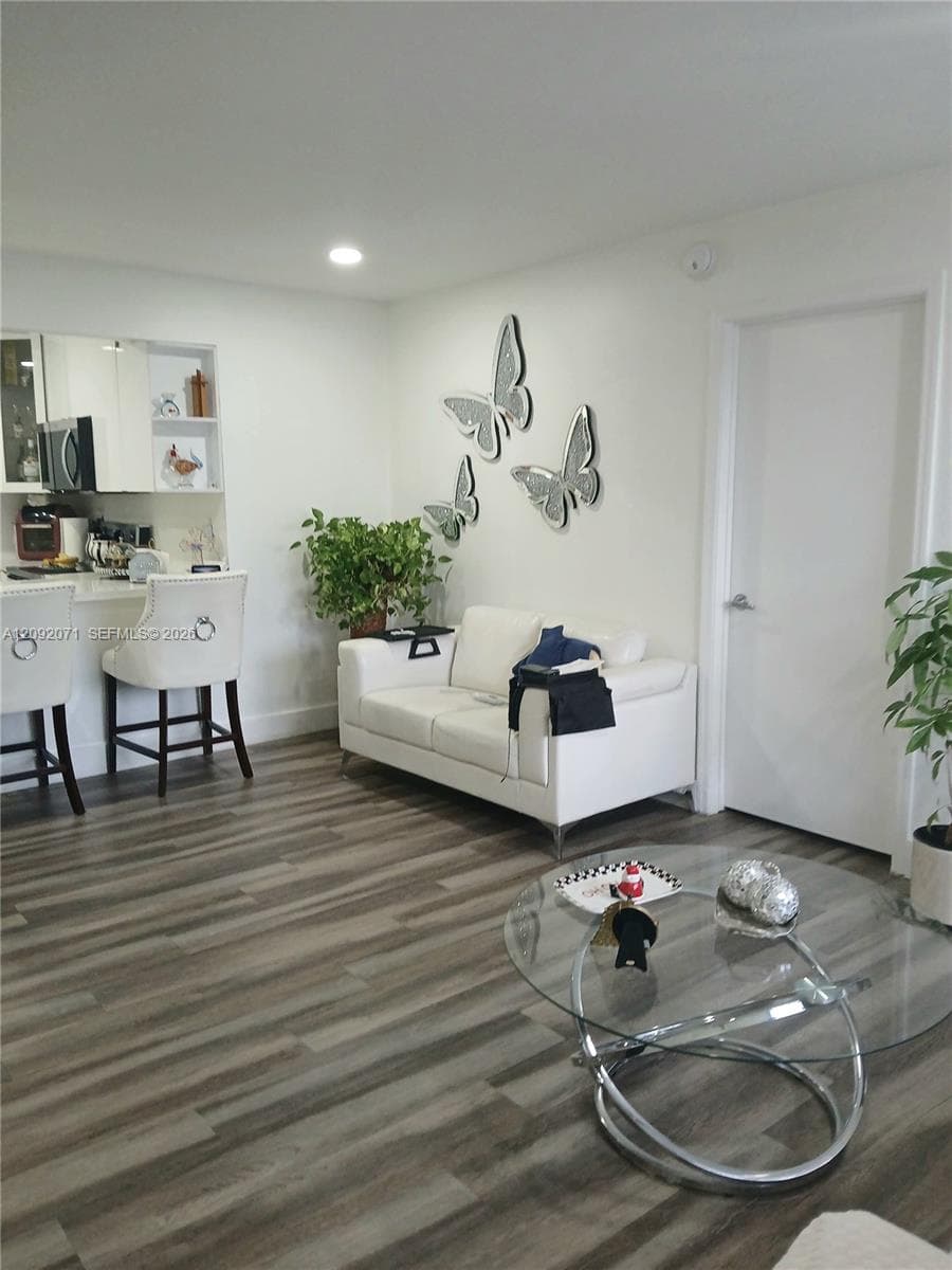 LAGO GRANDE FIVE-B CONDO · #24-8 in Hialeah - Photo 9