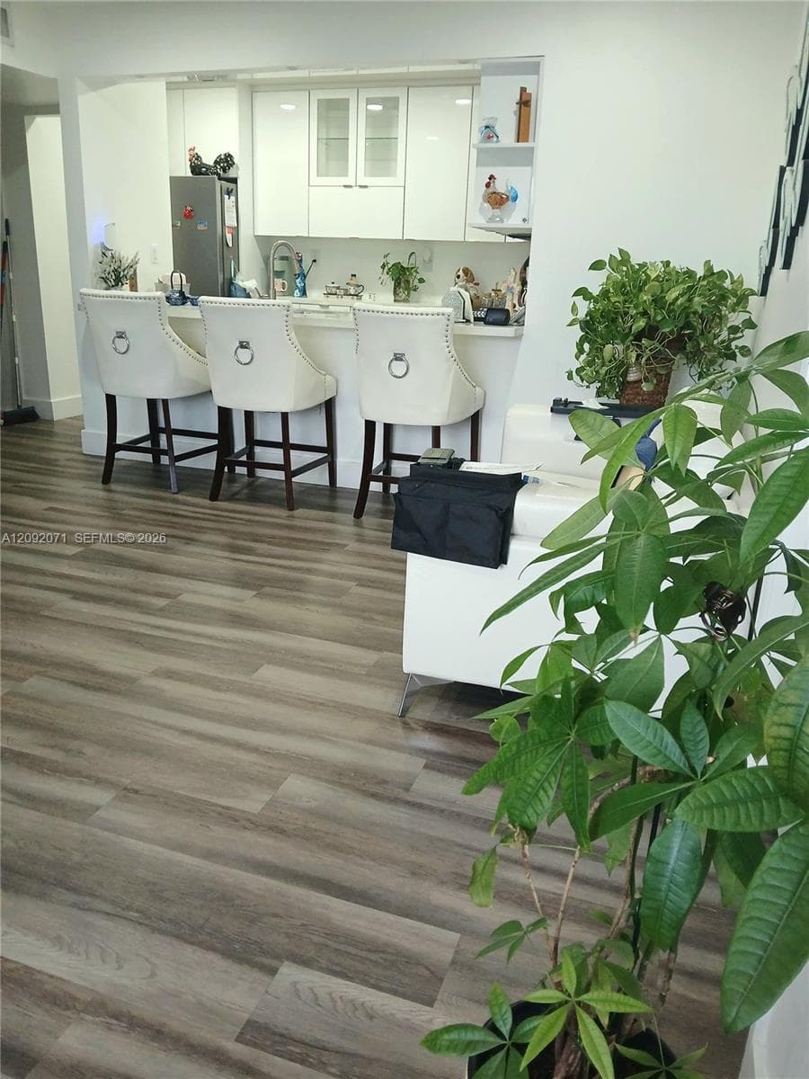 LAGO GRANDE FIVE-B CONDO · #24-8 in Hialeah - Photo 8