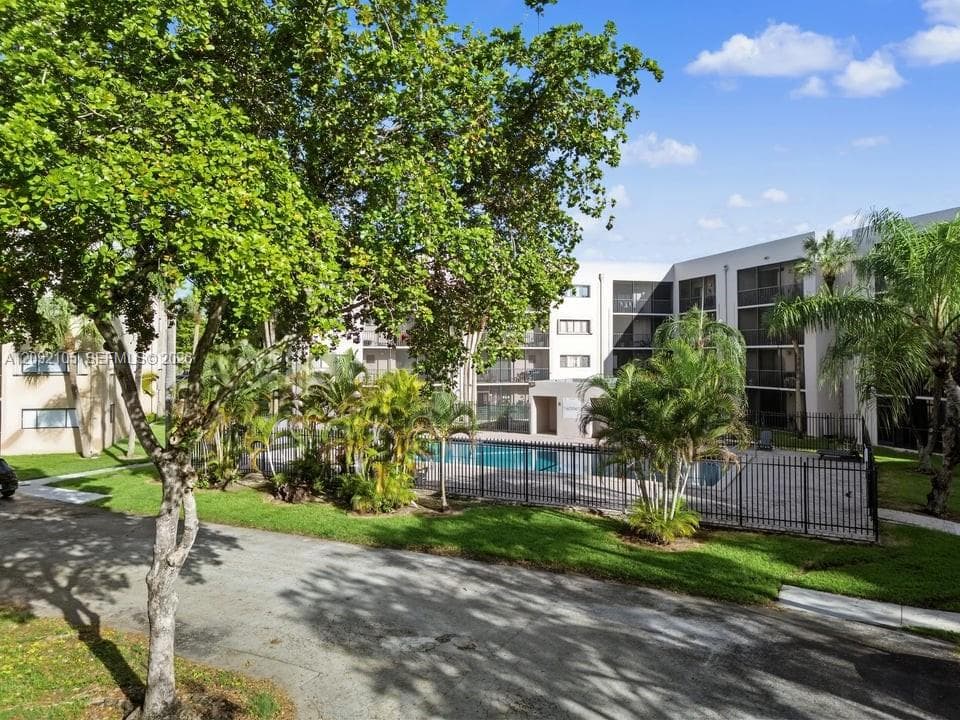 HORIZONS WEST CONDO #5 · #410 in Miami - Photo 5