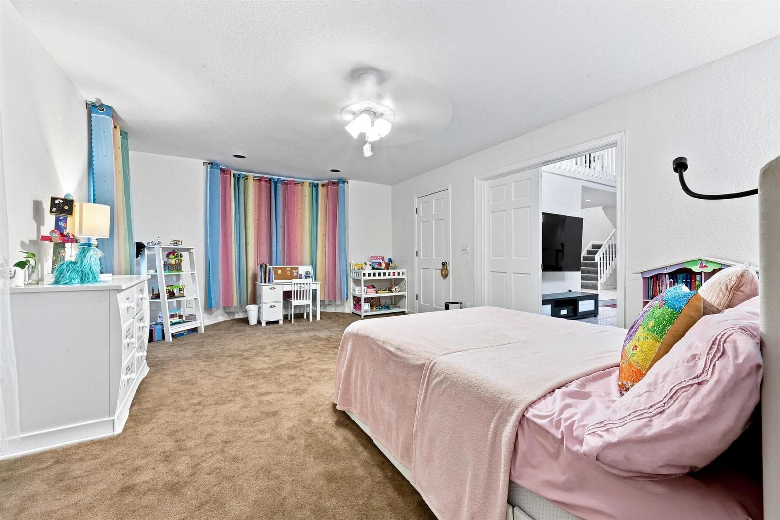 1st Guest bedroom