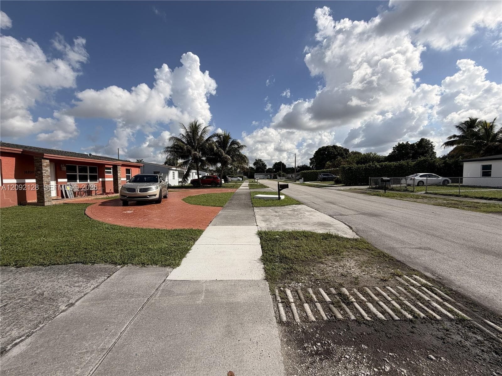 16140 NW 28th Ct photo 2