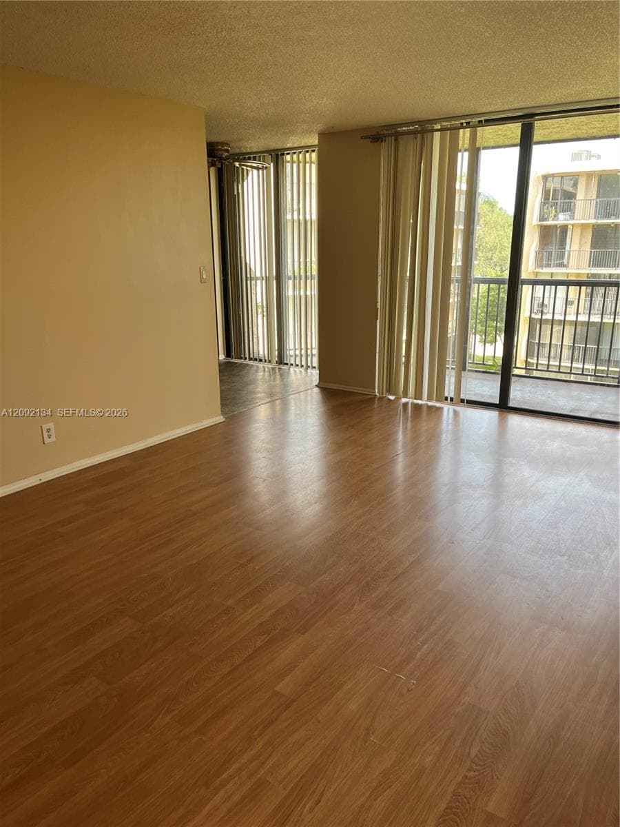 BLUE LAKE APTS CONDO · #401 in Pompano Beach - Photo 3