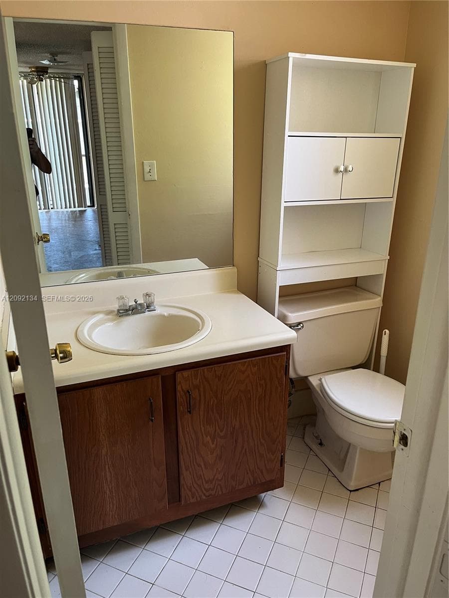 BLUE LAKE APTS CONDO · #401 in Pompano Beach - Photo 5