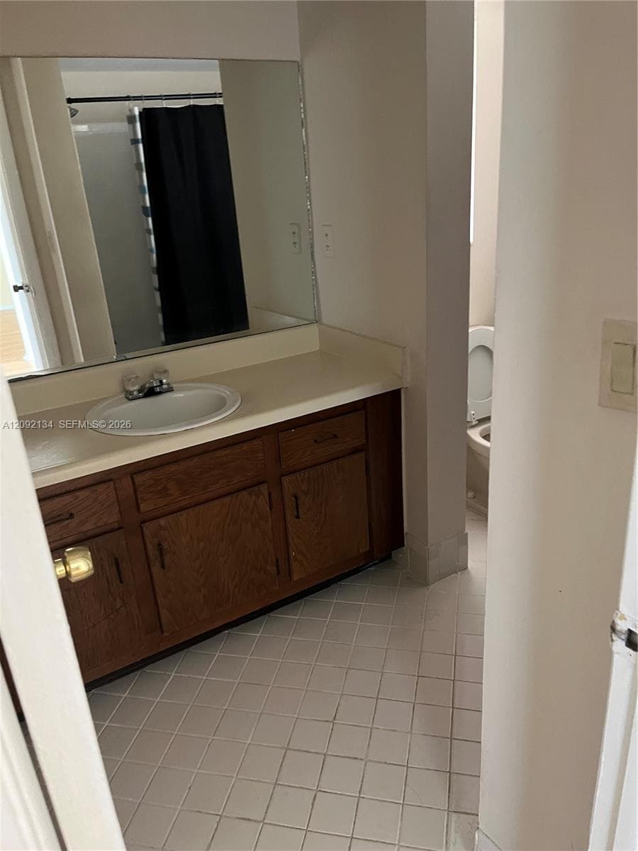 BLUE LAKE APTS CONDO · #401 in Pompano Beach - Photo 9