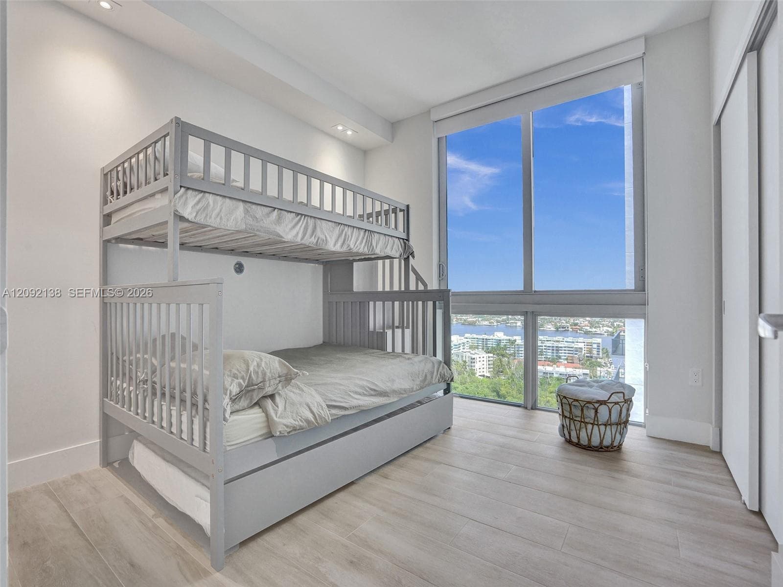 THE HARBOUR NORTH CONDO · #2107 in North Miami Beach - Photo 4