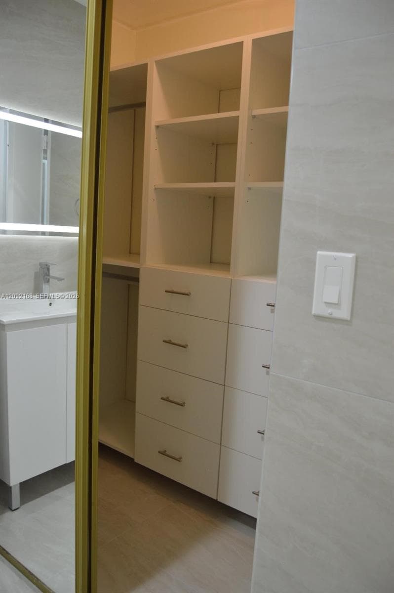 MASTER CLOSET