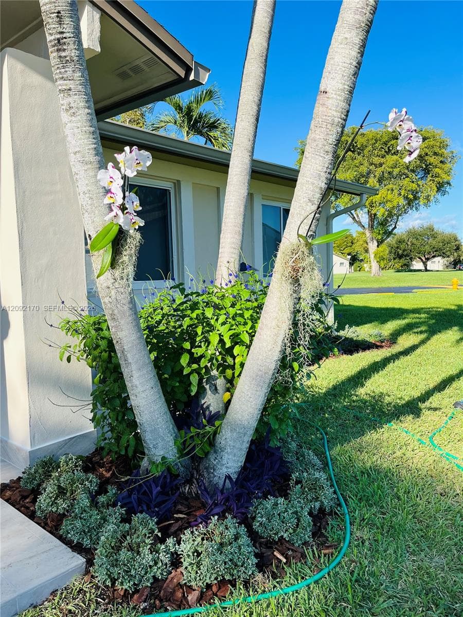 10909 SW 117th Pl #NA photo 3