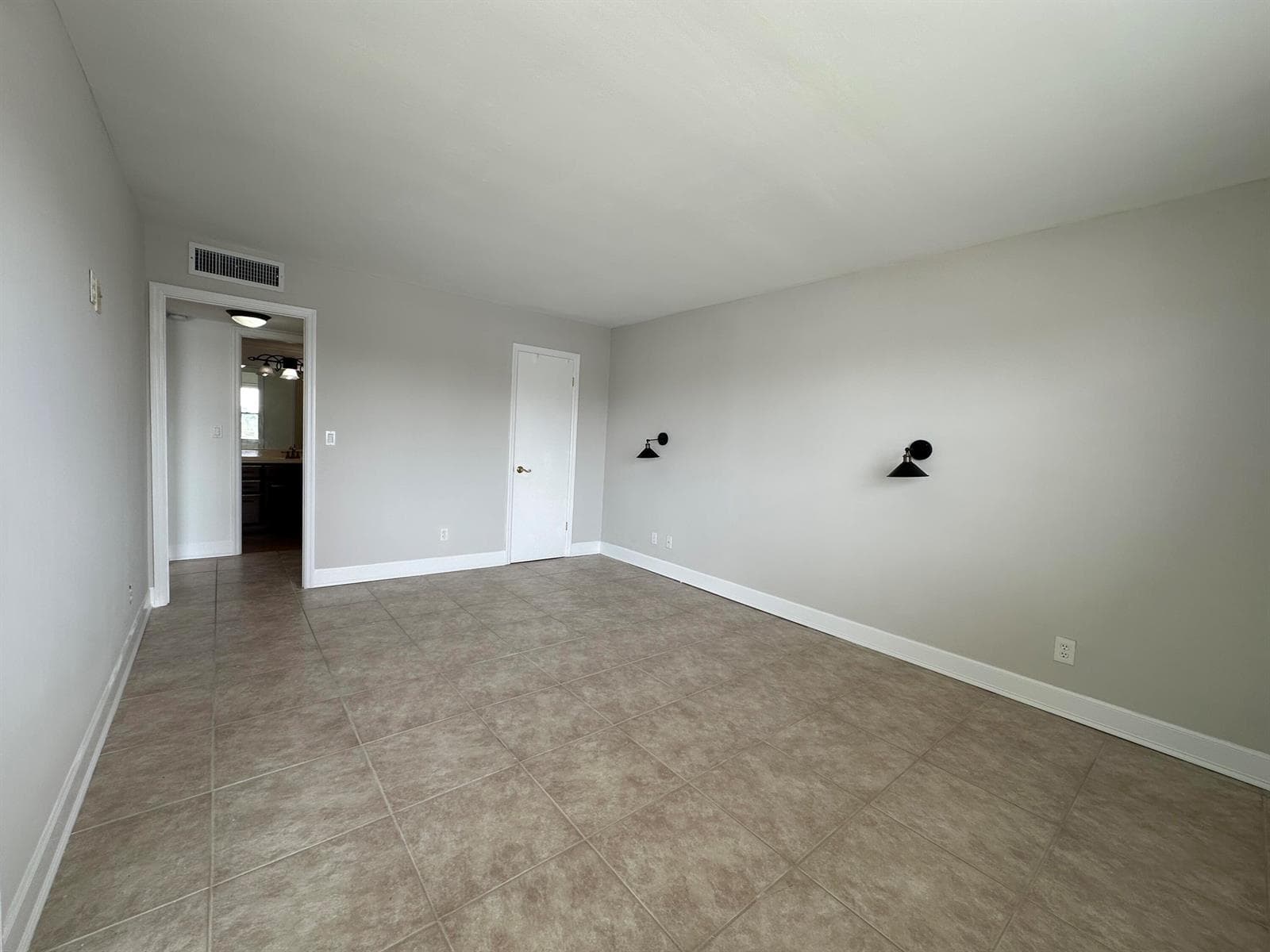 Primary suite