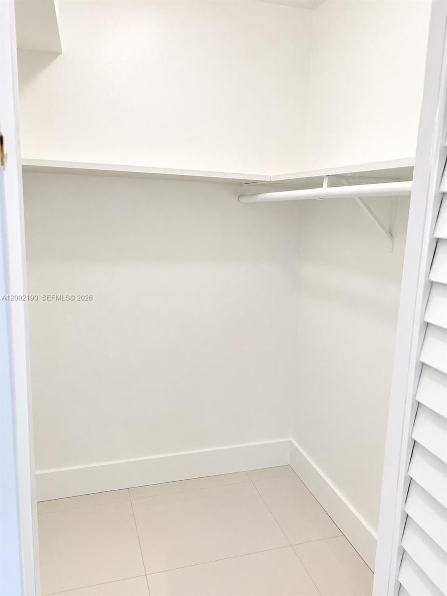 VECINO DEL MAR CONDO · #203 in North Miami - Photo 2