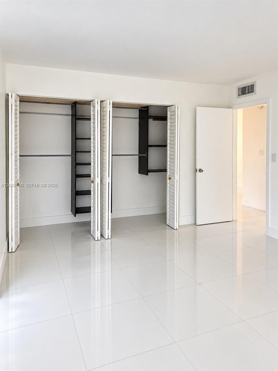 VECINO DEL MAR CONDO · #203 in North Miami - Photo 3