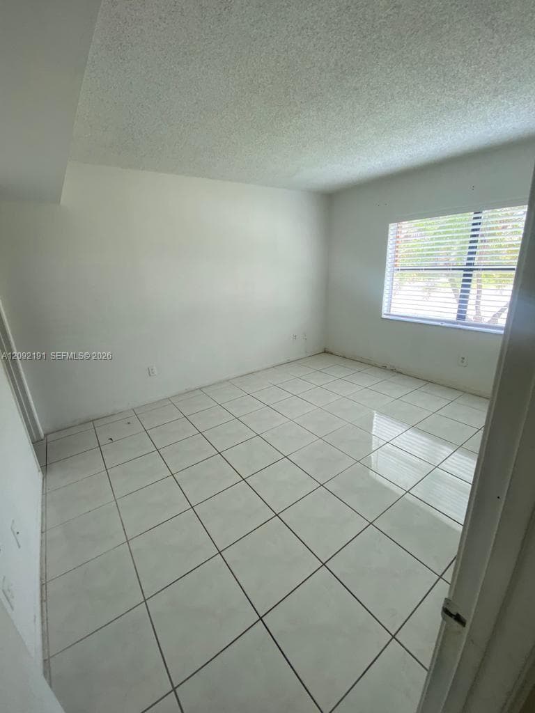 LAGO GRANDE TWO CONDO · #13-21 in Hialeah - Photo 8