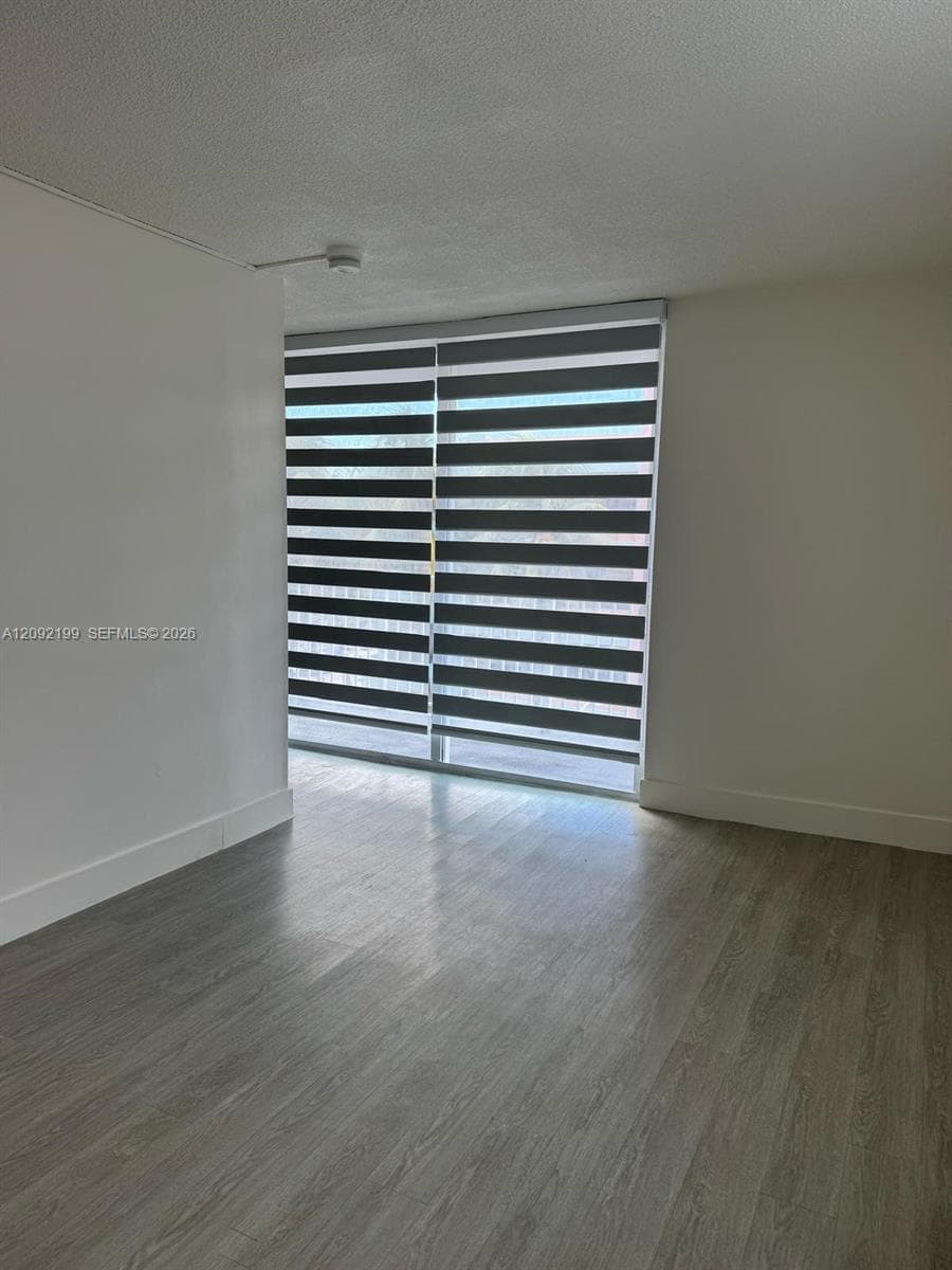 ISLANDER CONDO APTS · #406 in Miami Beach - Photo 6