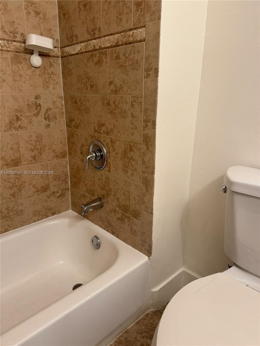 ISLANDER CONDO APTS · #406 in Miami Beach - Photo 13