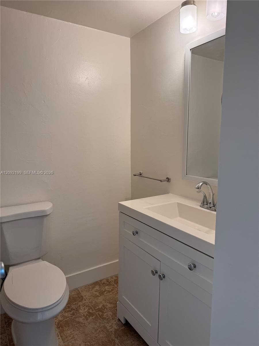 ISLANDER CONDO APTS · #406 in Miami Beach - Photo 12