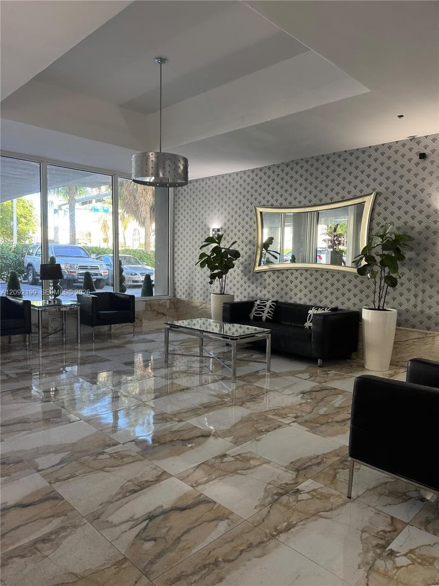 ISLANDER CONDO APTS · #406 in Miami Beach - Photo 3