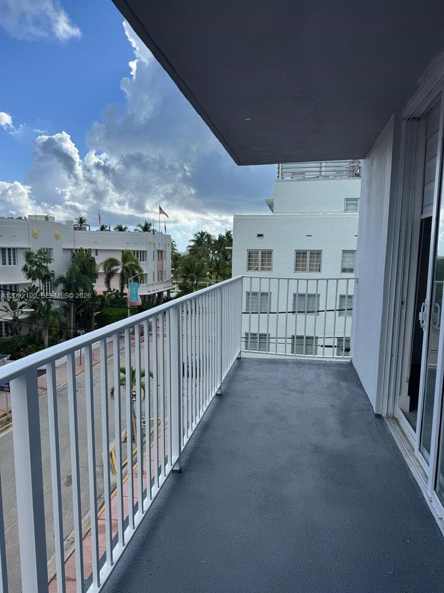 ISLANDER CONDO APTS · #406 in Miami Beach - Photo 1