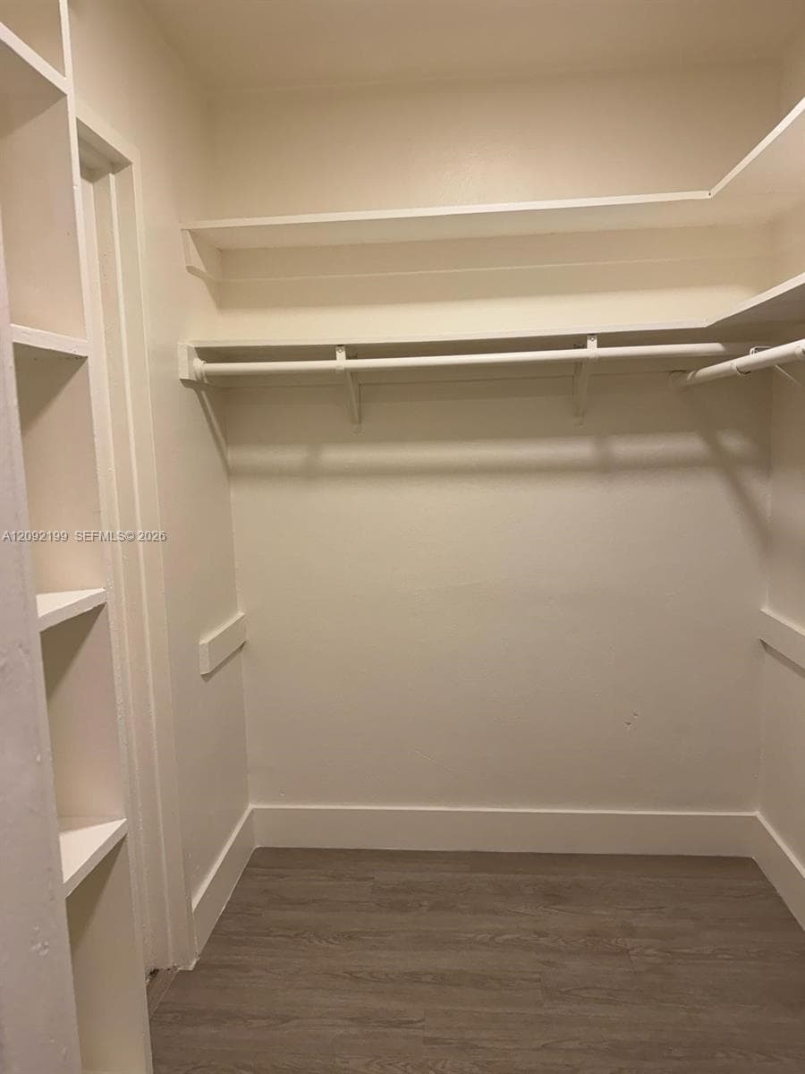 ISLANDER CONDO APTS · #406 in Miami Beach - Photo 10