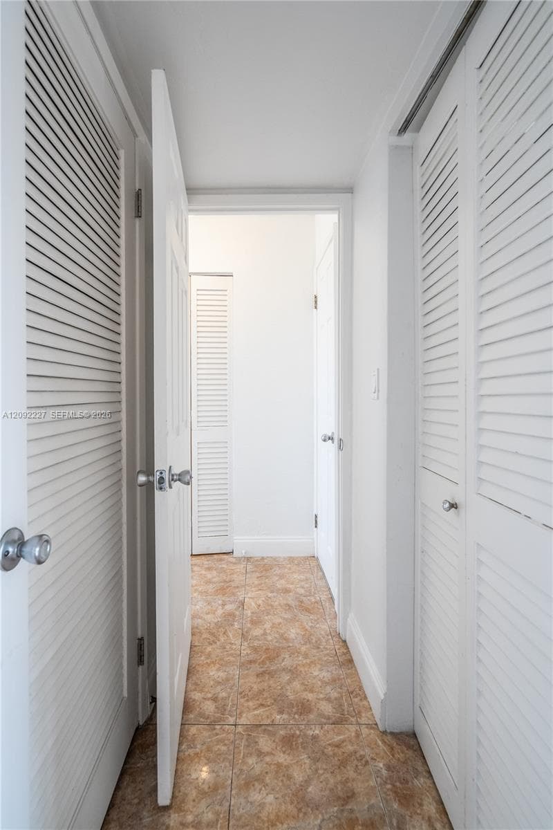 BYRON GARDENS CONDO · #207 in Miami Beach - Photo 16