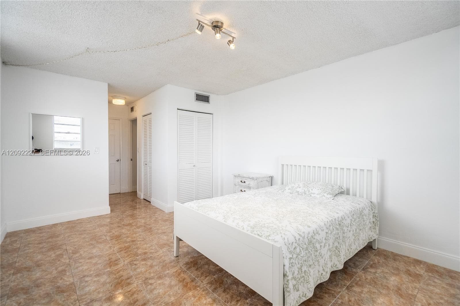 BYRON GARDENS CONDO · #207 in Miami Beach - Photo 19