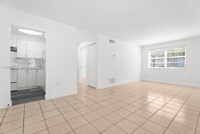 VILLAGE HOMES & CONDOS AT · #D153 in Palmetto Bay - Photo 2