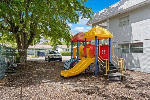 VILLAGE HOMES & CONDOS AT · #D153 in Palmetto Bay - Photo 10