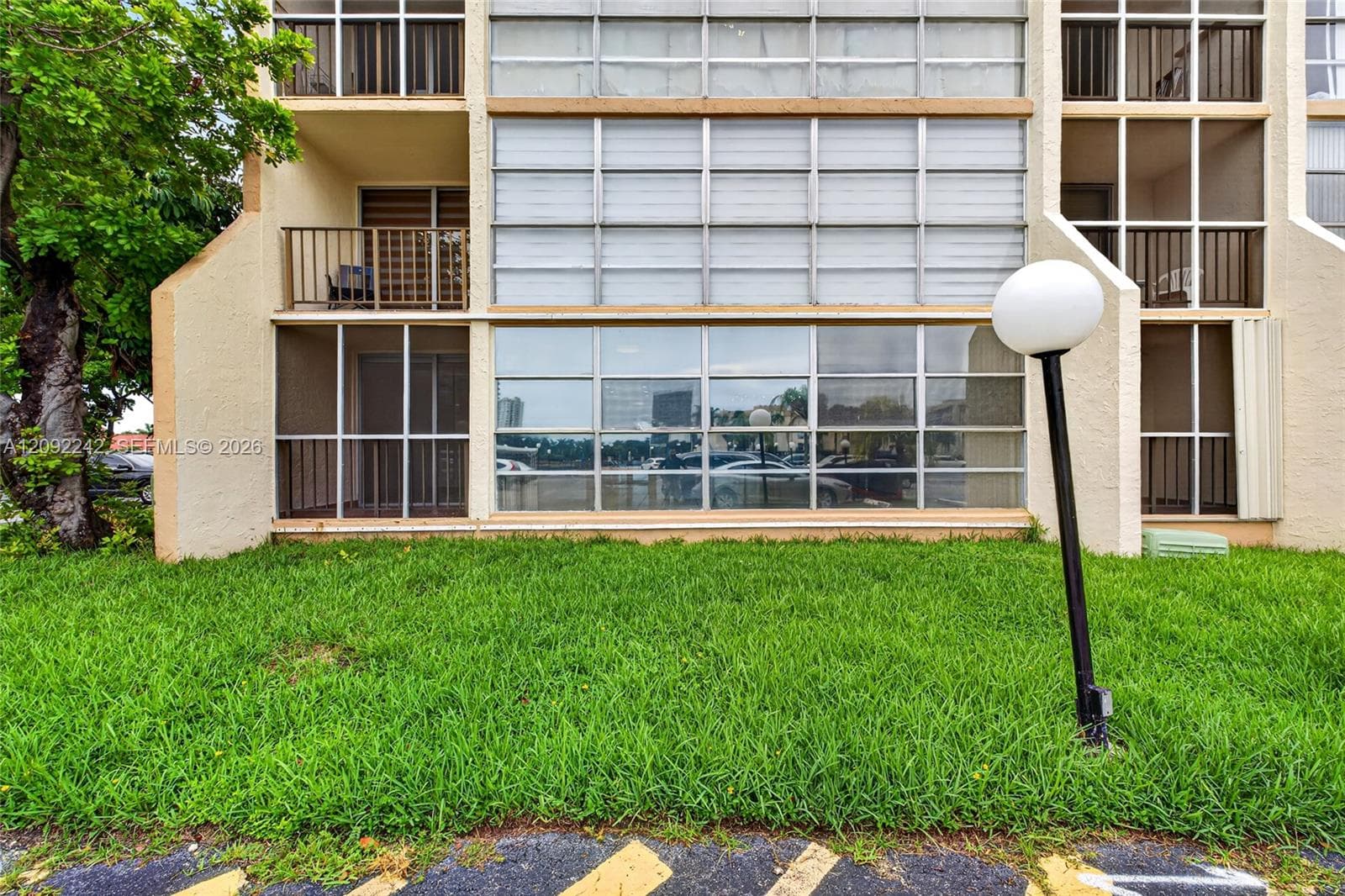 DESOTO PARK CONDO · #120 in Hallandale Beach - Photo 27