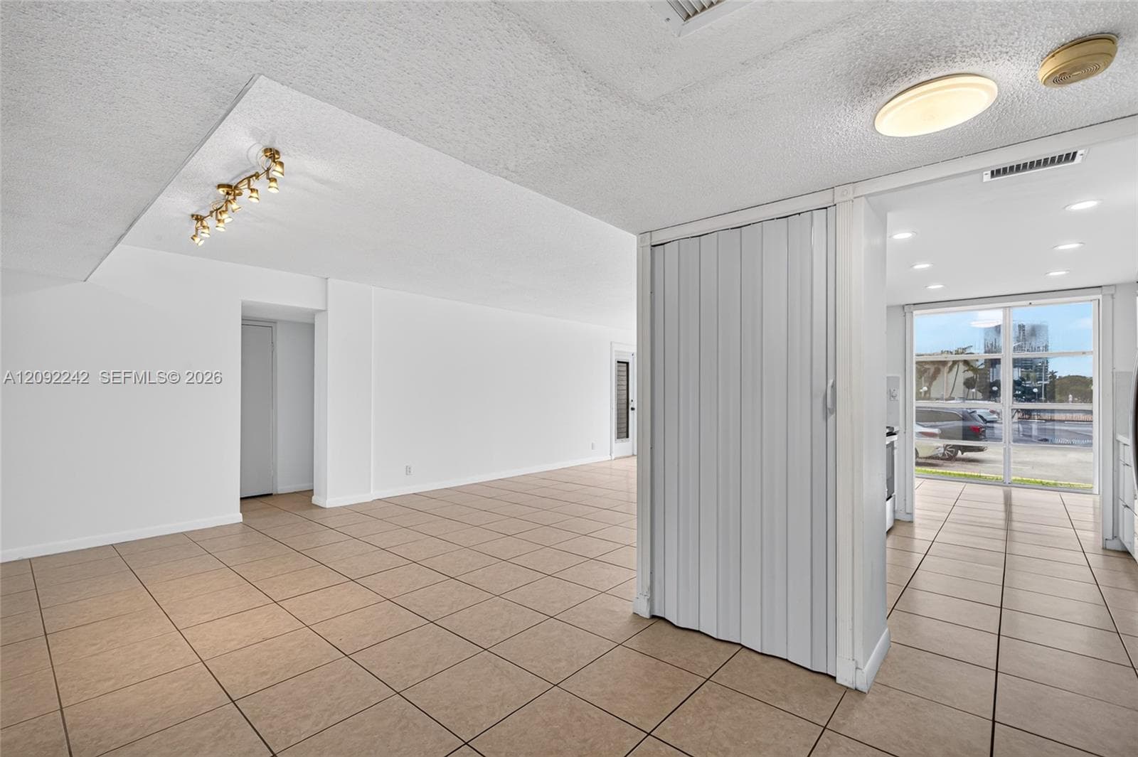 DESOTO PARK CONDO · #120 in Hallandale Beach - Photo 6
