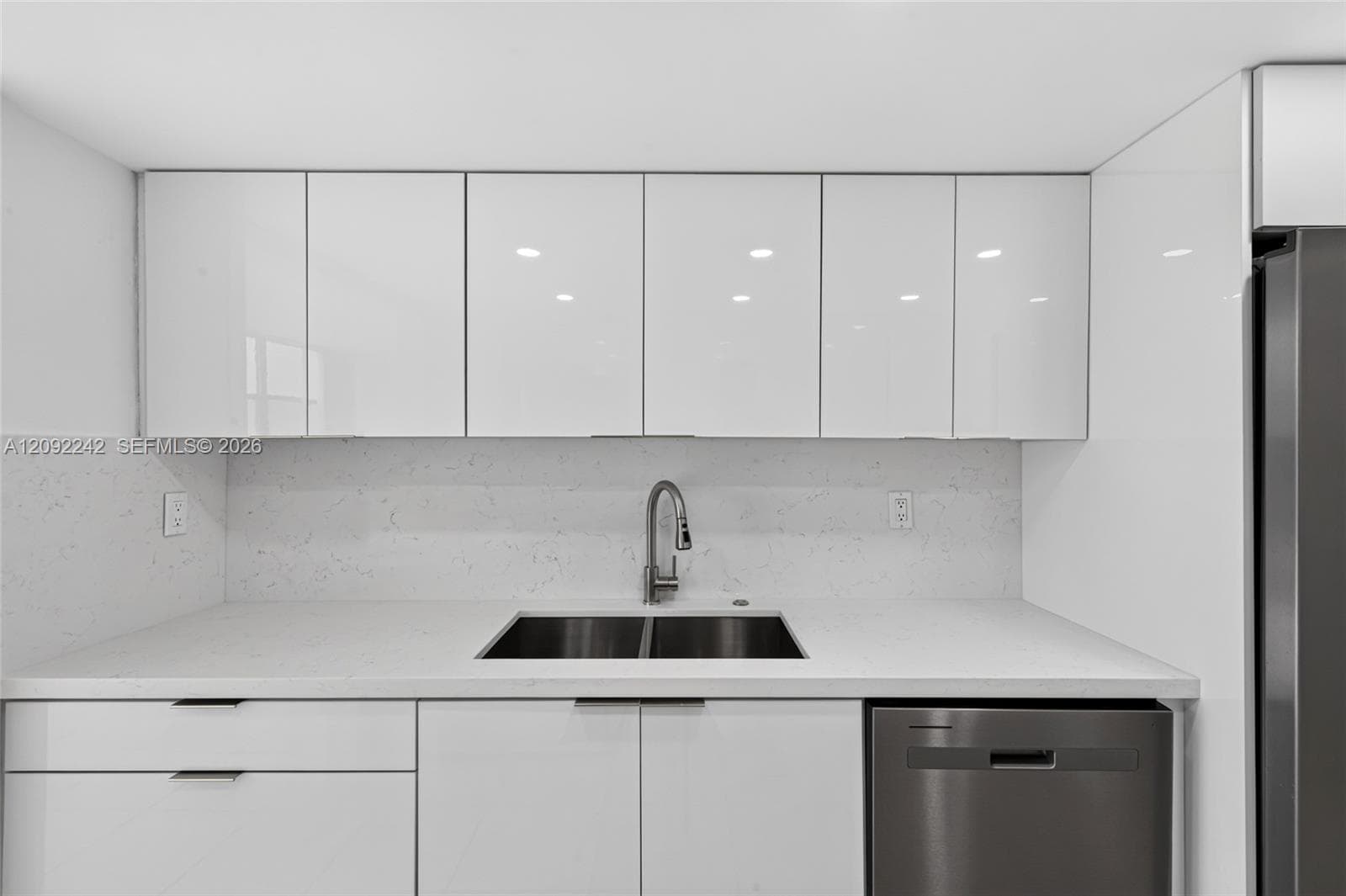 DESOTO PARK CONDO · #120 in Hallandale Beach - Photo 4