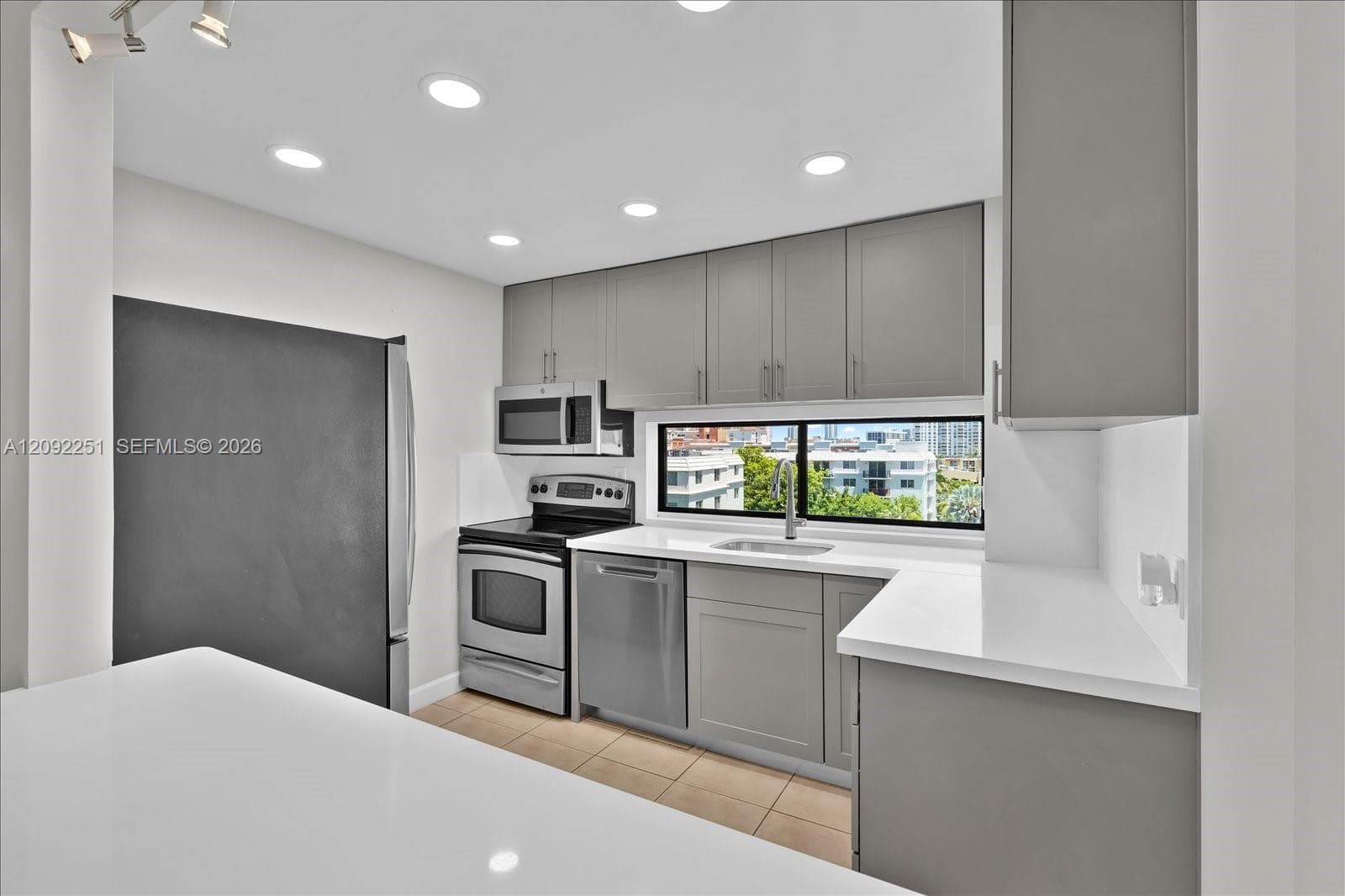 PLAZA OF AMERICAS CONDO P · #705 in Sunny Isles Beach - Photo 12