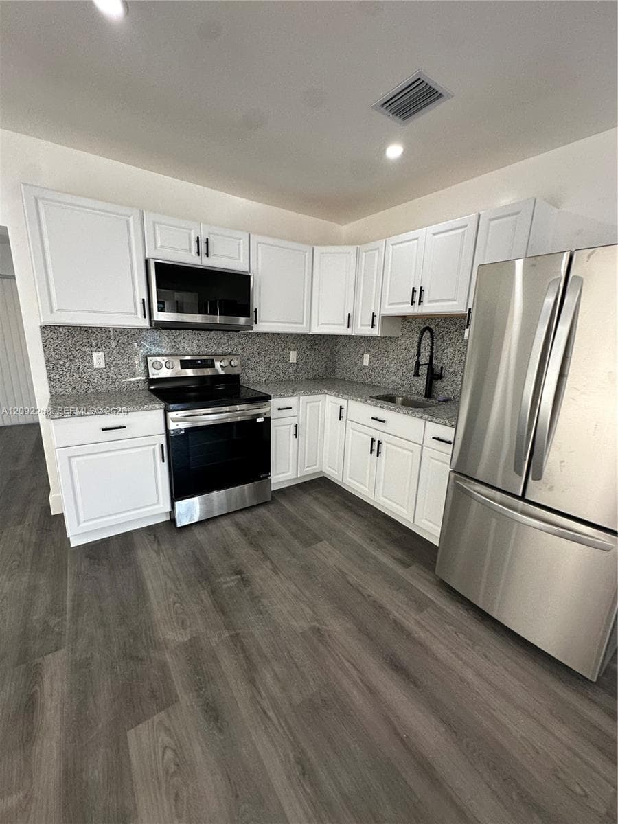 821 NW 20th Ave #821 photo 3