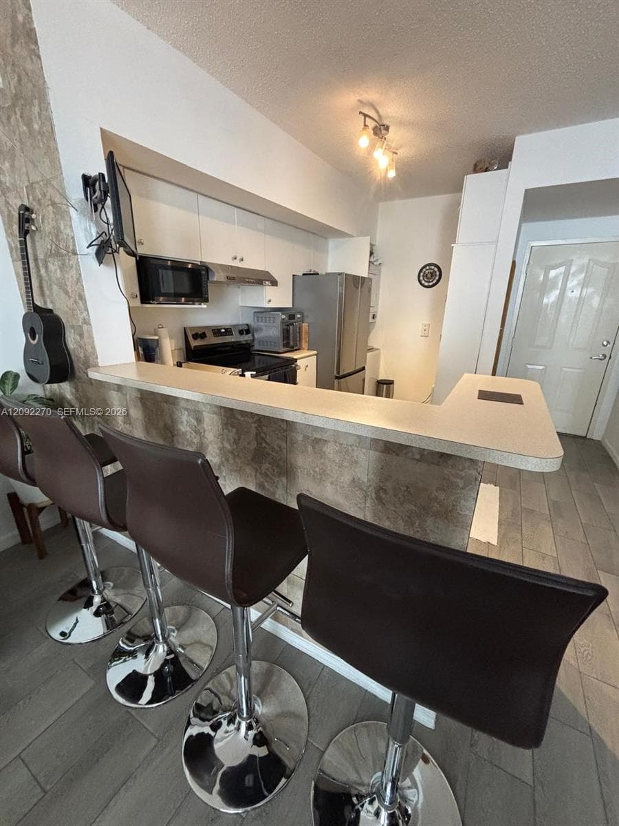 BLUE LAGOON CONDO · #814 in Miami - Photo 5