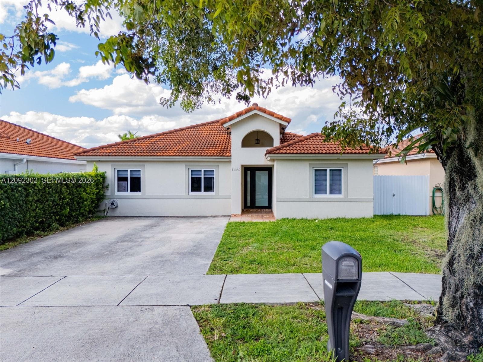 11389 SW 185th Ter photo 1