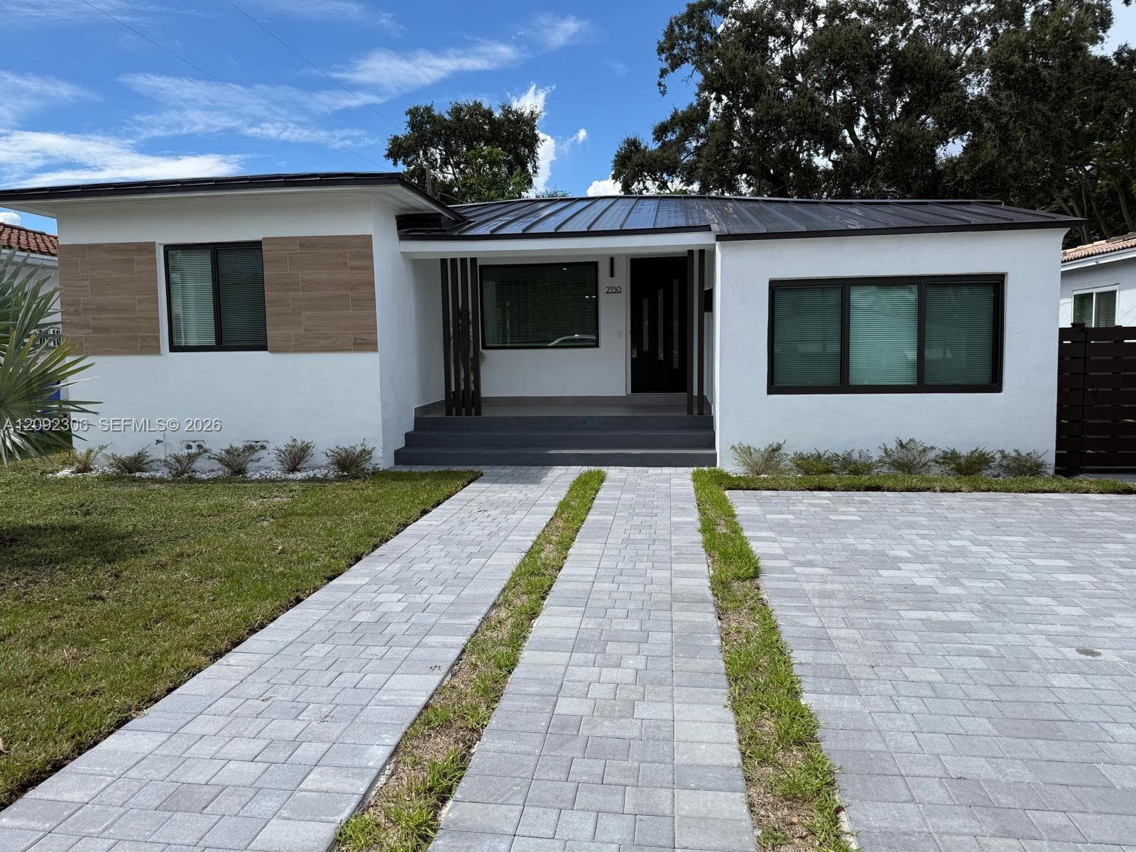 2350 SW 22nd Ave photo 1