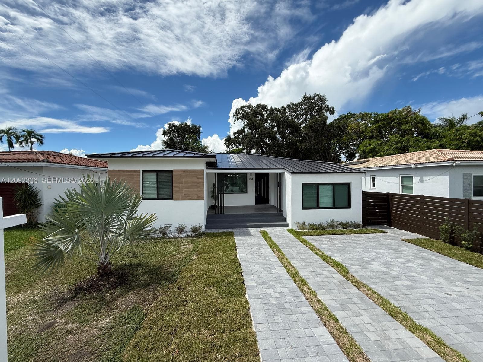 2350 SW 22nd Ave photo 5