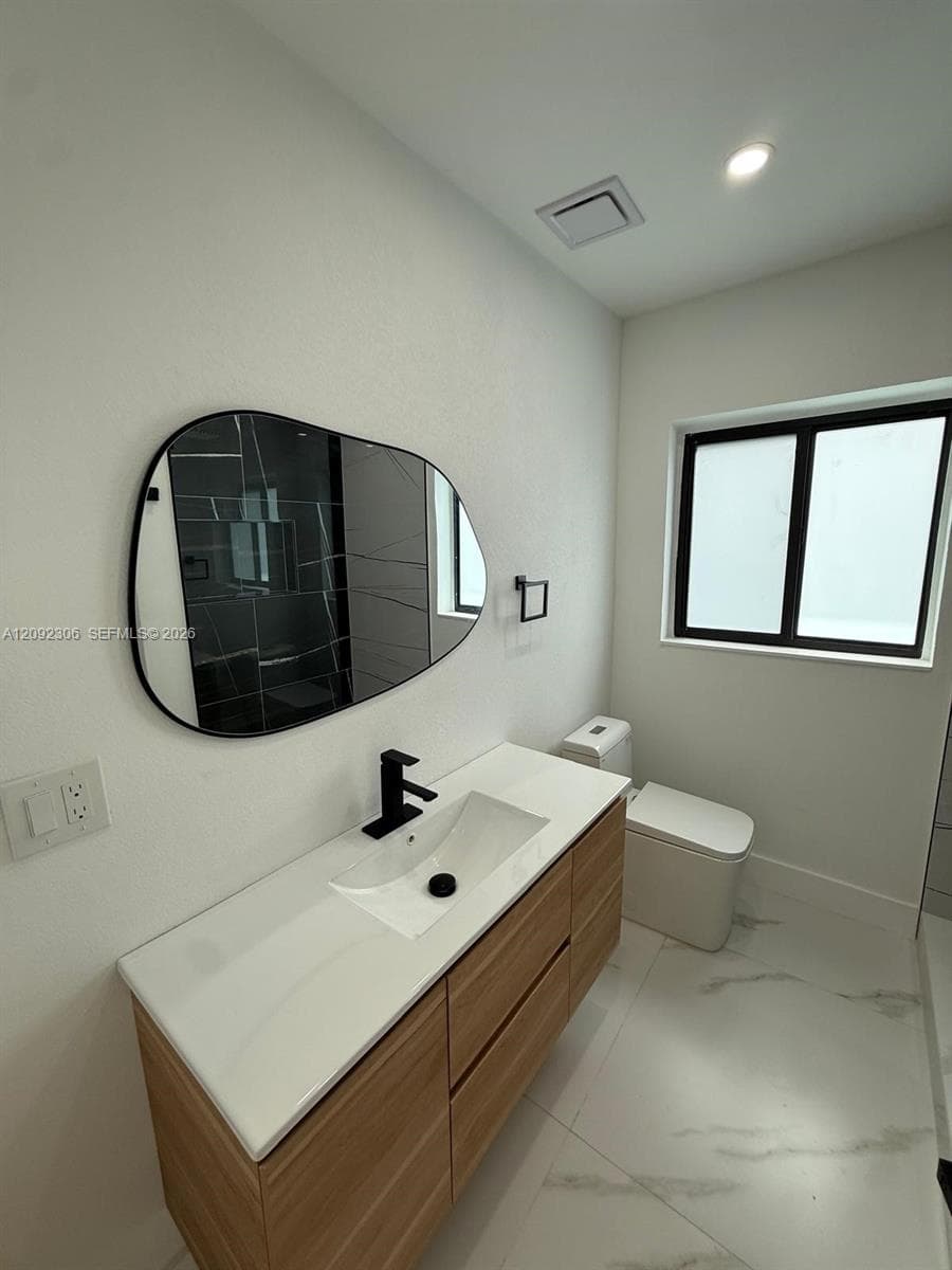 2350 SW 22nd Ave photo 11