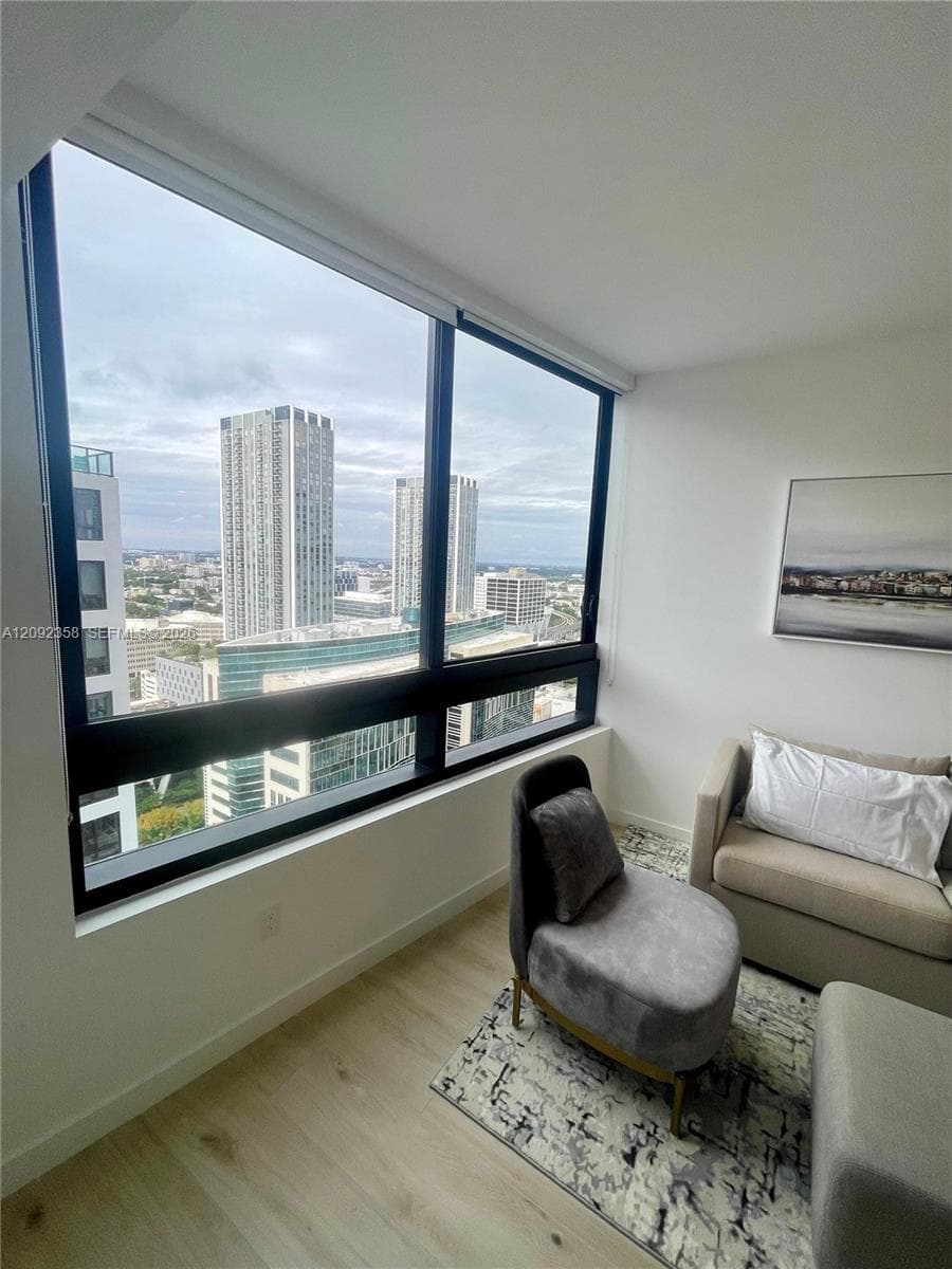 District 225 · #3104 in Miami - Photo 9