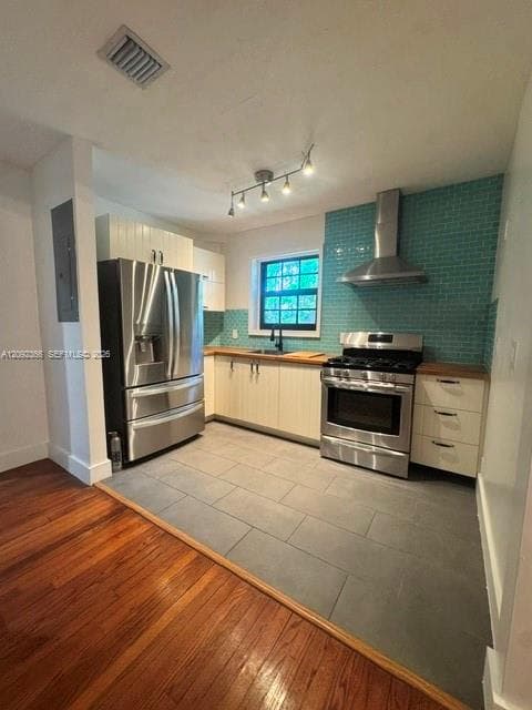 1628 NW 8th St #1628 photo 3