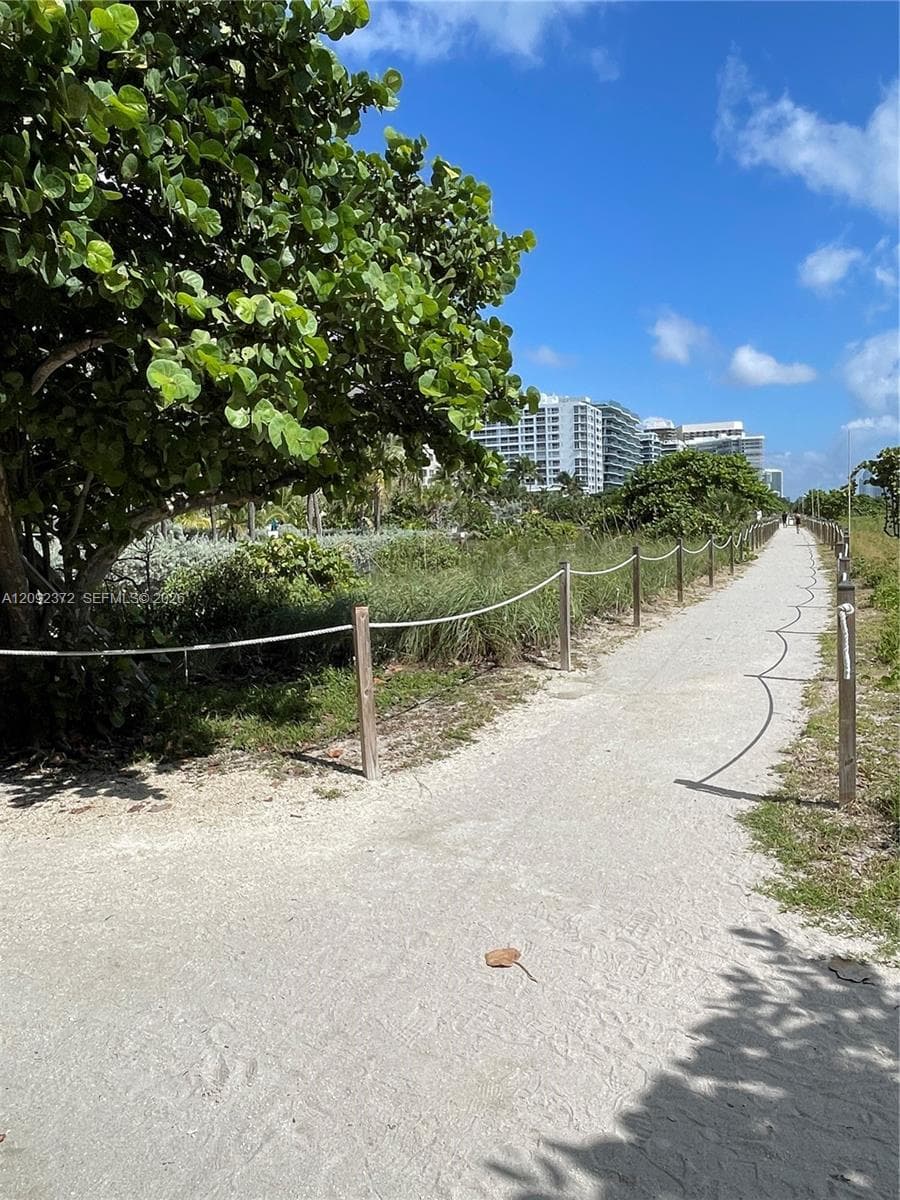 Carlisle on the Ocean · #1106 in Surfside - Photo 17