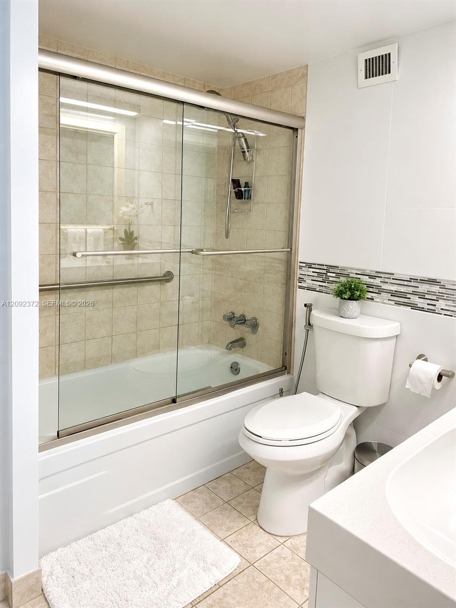 Carlisle on the Ocean · #1106 in Surfside - Photo 7