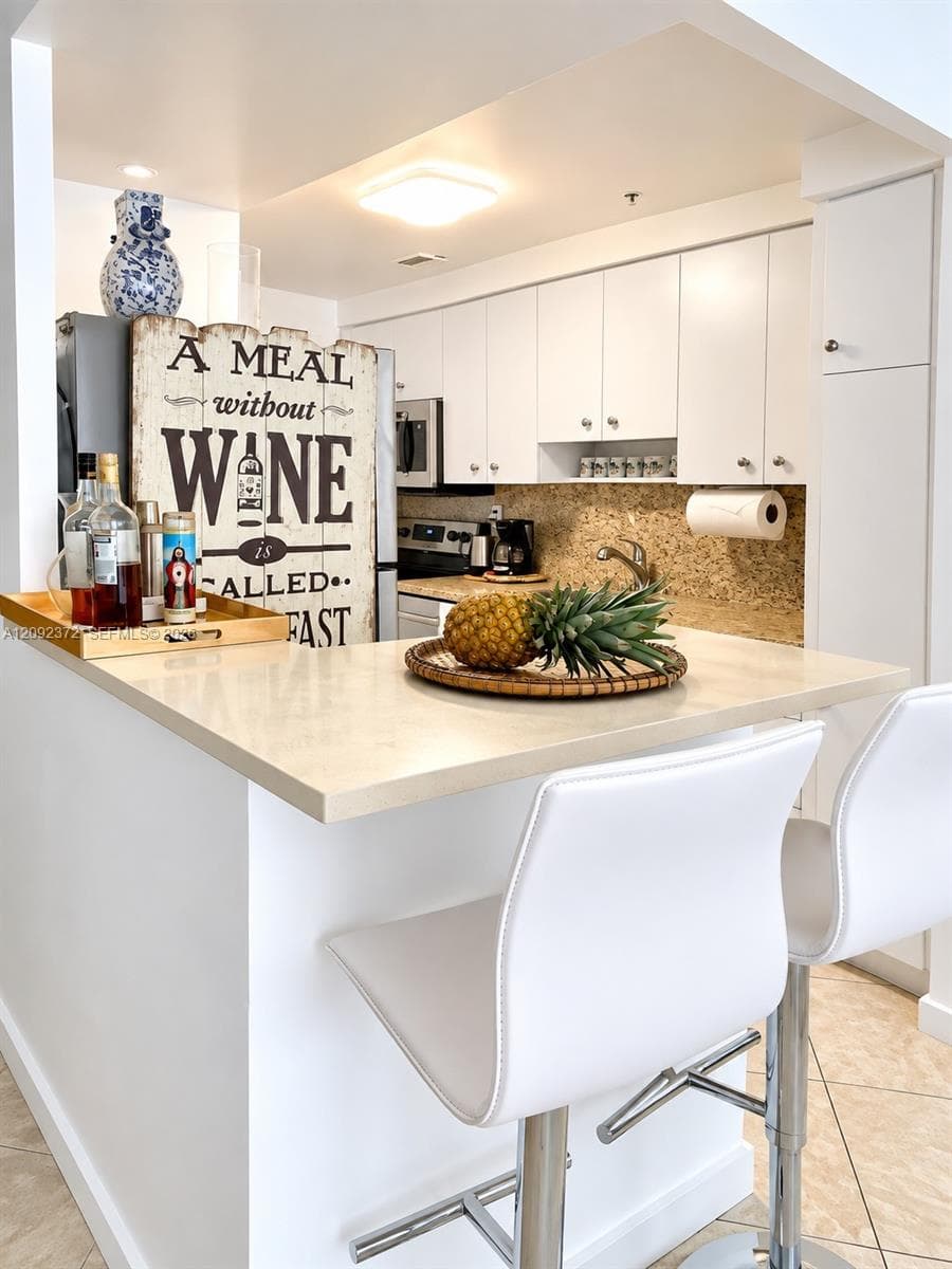 Carlisle on the Ocean · #1106 in Surfside - Photo 4