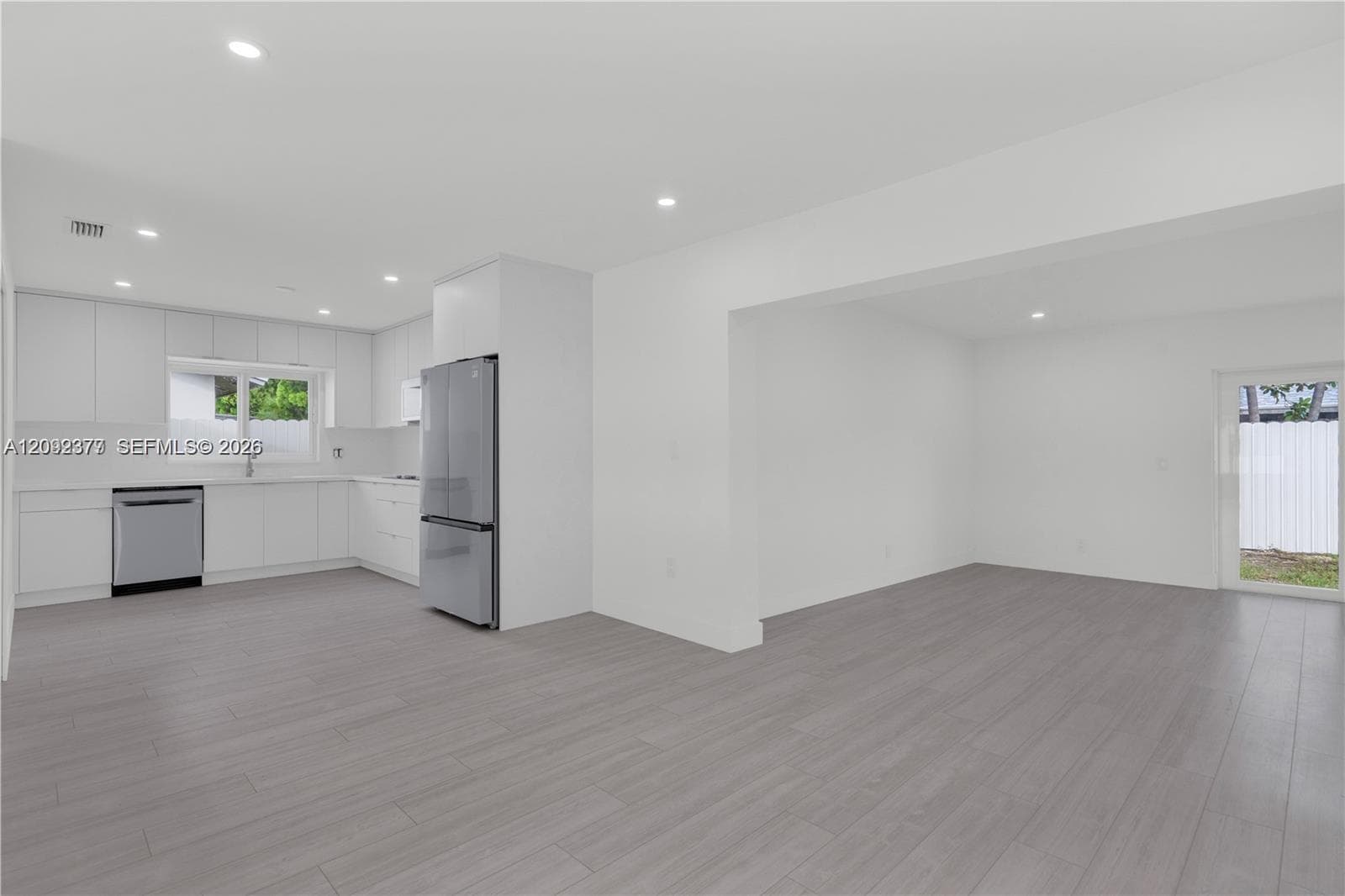 OPEN CONCEPT FLOOR PLAN